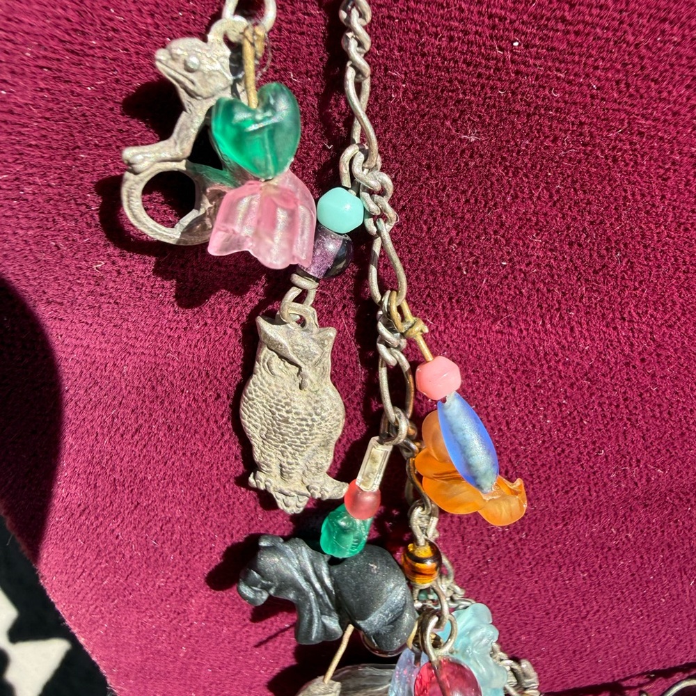 Wild Kingdom— Vintage Animal Charm Necklace with Lucite Beads | Signed LIJ NY - Picture 2 of 12